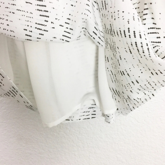 BCBG White Dress With Dash Print And Peekaboo Back Detail Size XS - Picture 10 of 14